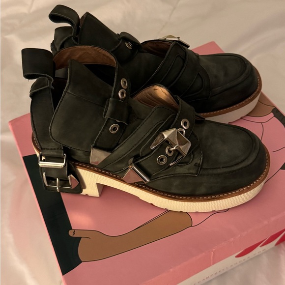 Jeffrey Campbell Coltrane Boots in Size UK4/US W6.5/EU 37 in Black w/ White Sole - Picture 3 of 15